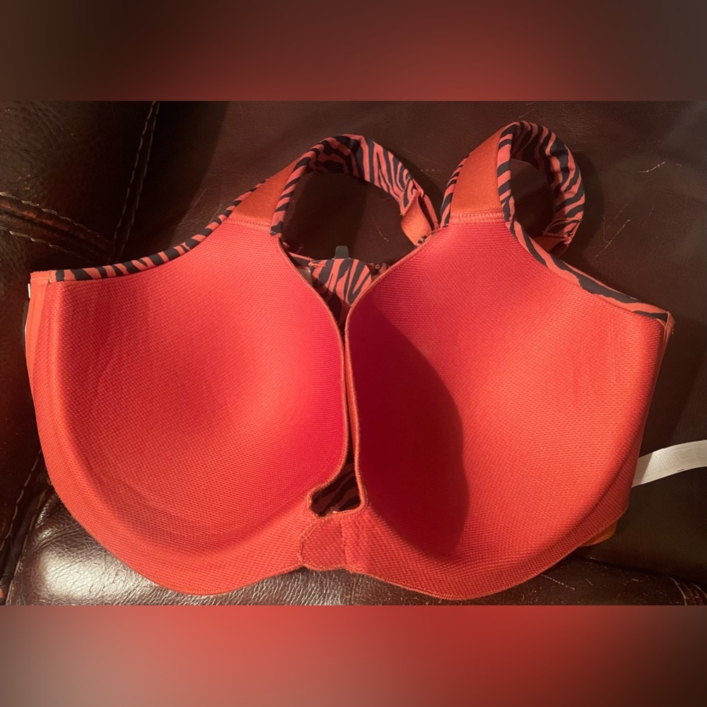 EUC Victoria’s Secret Incredible Knockout Ultra Max tiger print sports bra 34DD - Picture 5 of 5